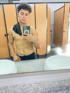 MorenoJake Public Foto 4