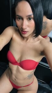 Scarleth_Fox_ “Come a little closer… I don’t bite 😉” Pic