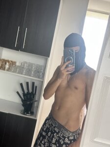 A domineering and ruthless boss. I'll drain your wallet. de Master_Ruthless777  2 Imagens