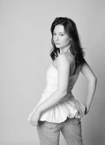 ShawanaCronenbergのPaw-Print Teaseの枚の写真