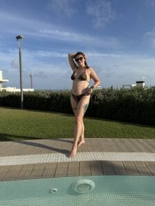 Velvetwitch87 Public Pic 6