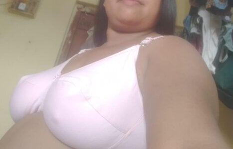 pinkisaha75Public Bild