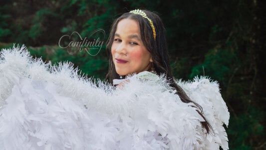 Miranda_Laurent ✨ An angel fell from heaven… straight to your screen 😇 Pic 2