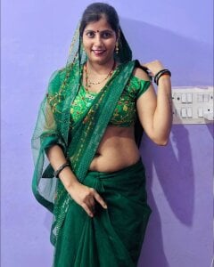 Aanshi_01 Public Pic 5