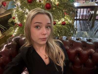 SourMidday Mini photo shoot of my business outfit slika 5