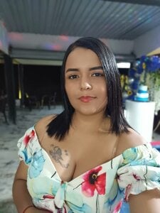 DirtyGirlWithBigTits- Public Pic