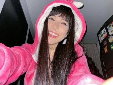 StrangeDesire look at me Pic 3