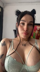 Bella__Wood Public Pic 4