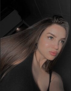 Alisia_here Me  7টি ছবি