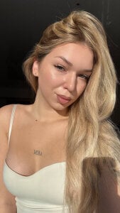 GwenAngle Public Foto 5