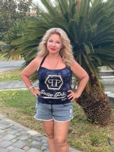 Hornystepmom29