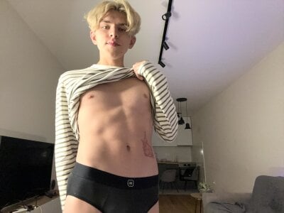 Evian_meowのCuteの 2枚の写真