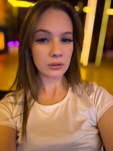 NeliaVandresar how beautiful I am today Pic 4