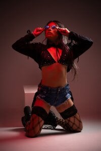 Here are a sweet and rude girl at the same time 🔥🤭 de Tiffanysurez_ Fotos 5