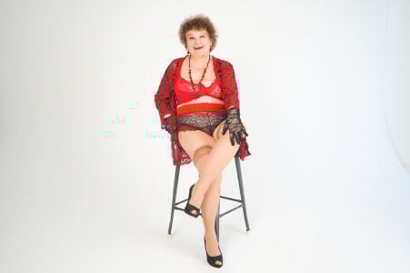 YourHotGranny Rade lace dance Pic 3