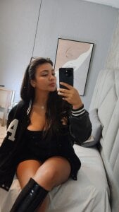 KimDevinneYou shouldn’t look at me like that..it’s dangerous图片 5