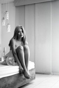 Emma_Thompsson photos a little hot 😈🍑 Pic 3