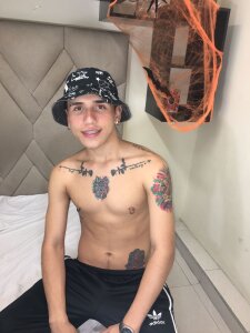 adrianNaugthypervert ❤️la vida es como el arte agradable para admirar ❤️y simplemente única hasta envejecer. 사진