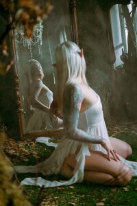 LillyMoure_ Elf in the autumn forest (November 2025) Pic