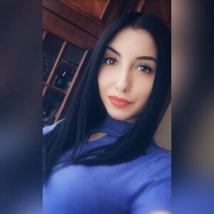 Mira_Bloom_ Selfies 🧡 Pic 7