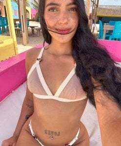 ValeriaMarquez Public  4টি ছবি