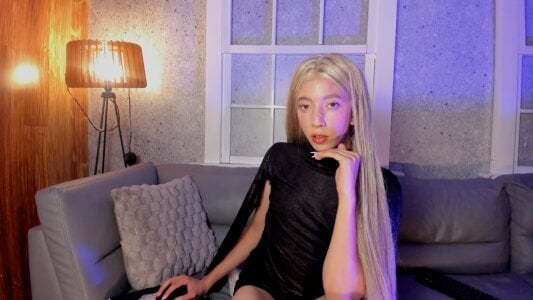 IsabellaFrancois a little Glam Pic 2