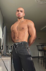 SimonZea Public Pic 8