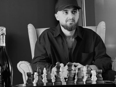 JamesMyerss 🥂 Gambar 2