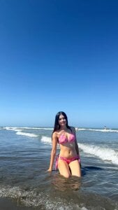 tiny__dolly beach day 👙😍💦 รูป  4