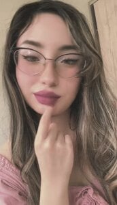 vanessa-242424 Public Pic 5