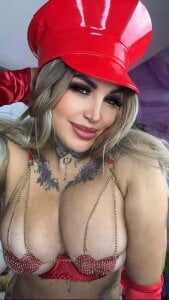 Layla-Wattson Red Pic 2