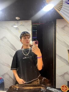 _Antony_cockplayyPublic Bild