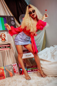 Samantha_Bernardo Back to the 90s Pic