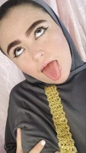 MarianFadel Marian wants to play with you and please you 🥰 Pic 3