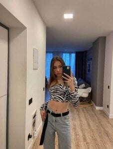 Aprill_Lin Public Pic 9