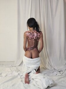 valery_yepes BTS surprise🌸 slika 4