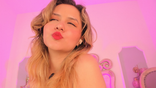 Sara__Williams red lips Εικόνα 2