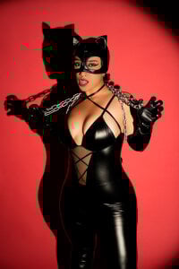 Robin_H00t ❤ Cat woman Ivanna Pic 8