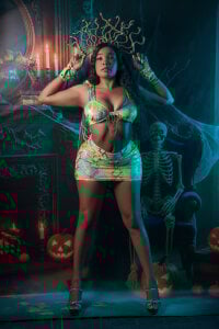 Aliisson_Cruz Sexy Meduza Pic 4