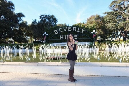 Anna_HollyDoll Public Pic 6