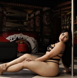 Perfil Modelo Webcam Alanna_Lee | Stripchat