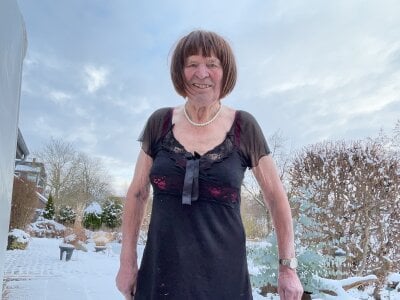 Dorle45 Dorle im Schnee Pic