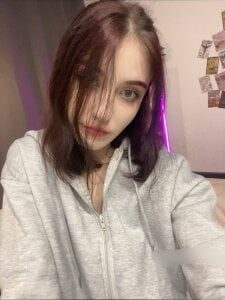 BelindaParbs Today I have a sleepy fly vibe Pic 3