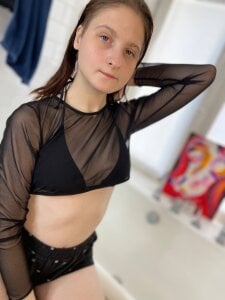 KiraDuvall Public Pic