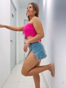 Rachel__Fire I'll be waiting for you in my hallway. Foto 2