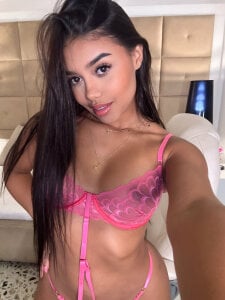 haileyflorez_ Public Immagine 