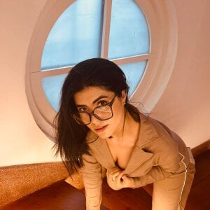 SarhaVega Relaxed and Sexy in Taupe 🤎 รูป  4