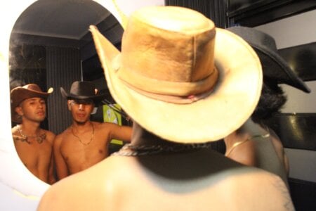 darwinandbrayann The strength of the West with a touch of passion. Two cowboys who command attention and heart 💥🤠 Pic