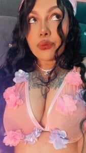 shayna_manson_ A LITTLE PINK Pic 4