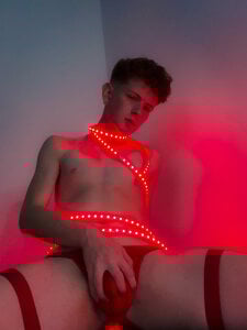 chris_red18